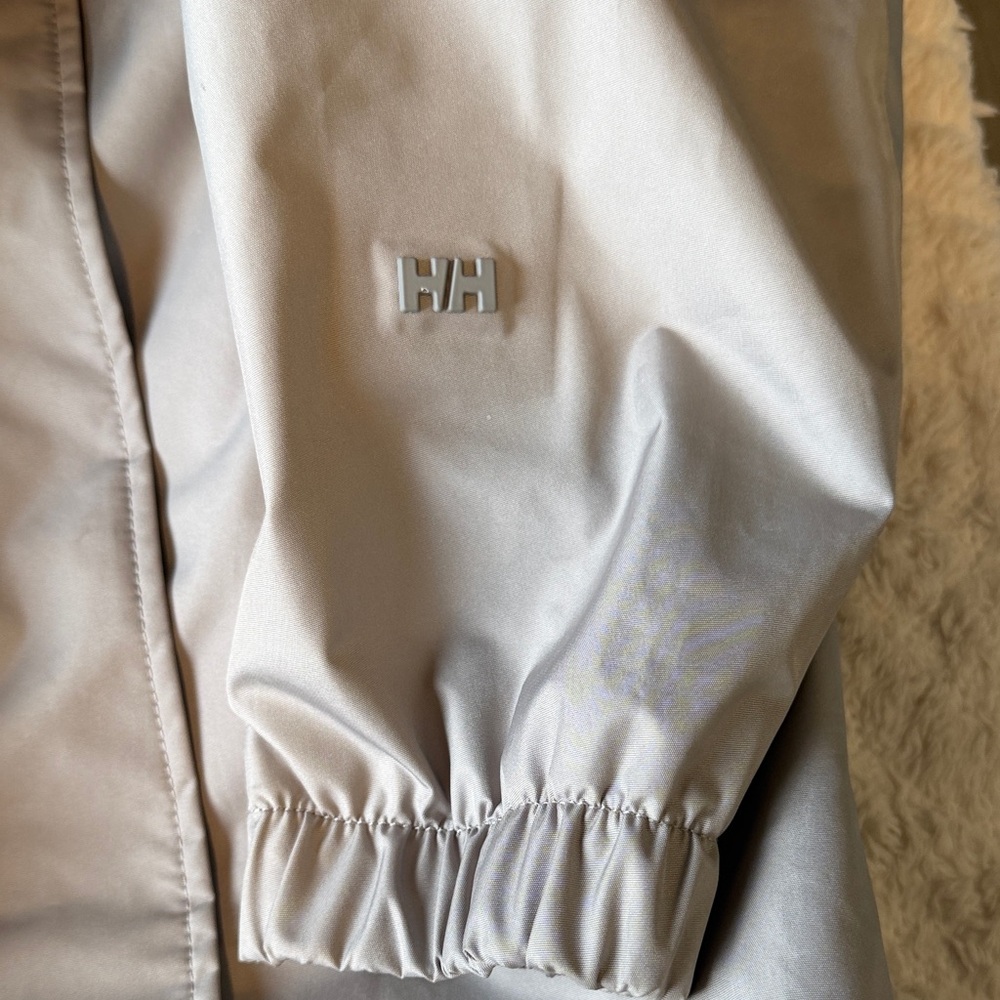 Helly Hansen classic trench coat💕🌹 - Picture 2 of 5